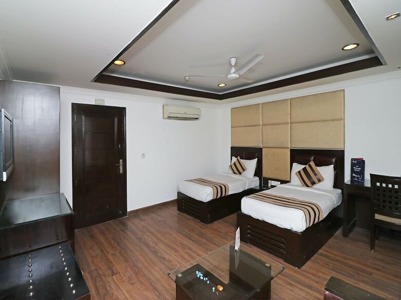 Oyo 12789 Hotel Aaron Castle