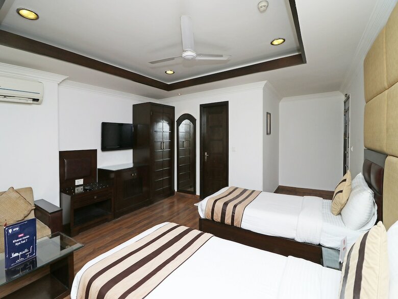 Oyo 12789 Hotel Aaron Castle