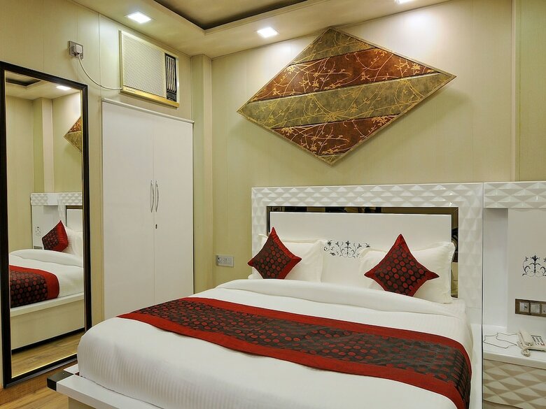 Hotel Oyo 12148 Flyover Inn