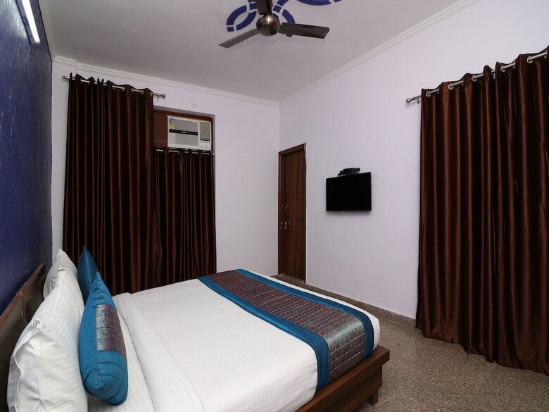 Hotel Oyo 13107 Westend Residency