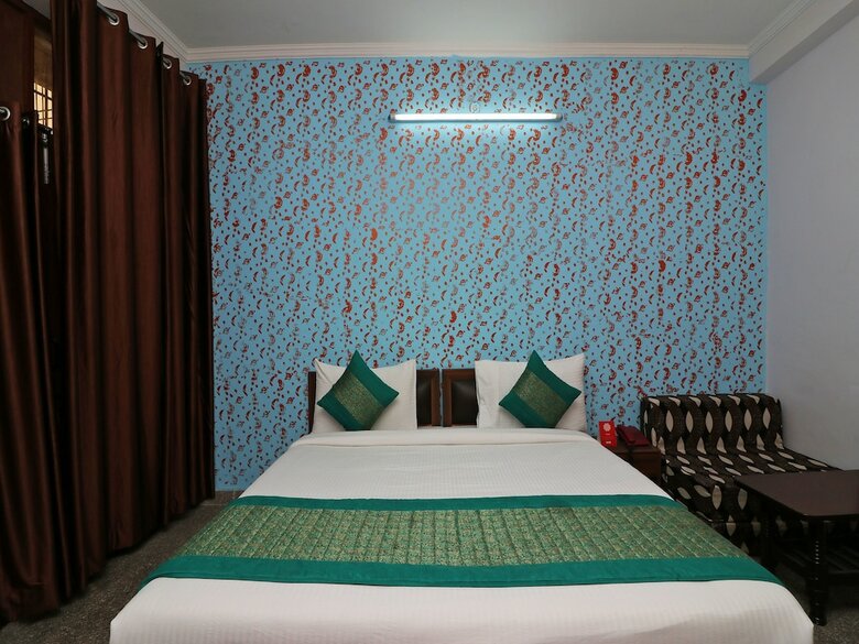 Hotel Oyo 13107 Westend Residency