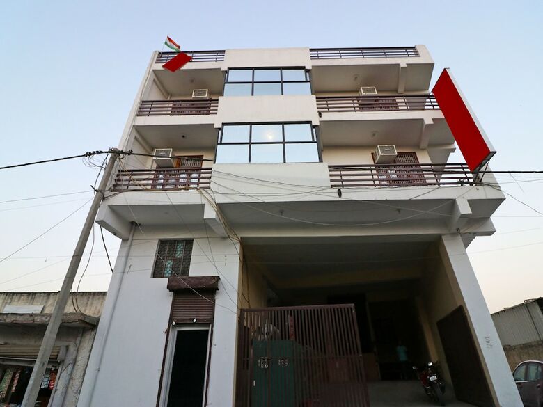 Hotel Oyo 13107 Westend Residency