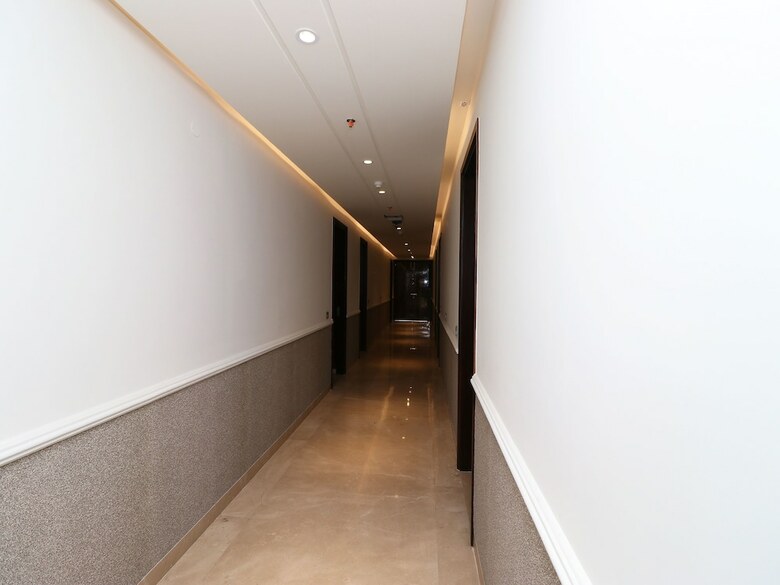 Oyo 12464 Hotel C Pearls