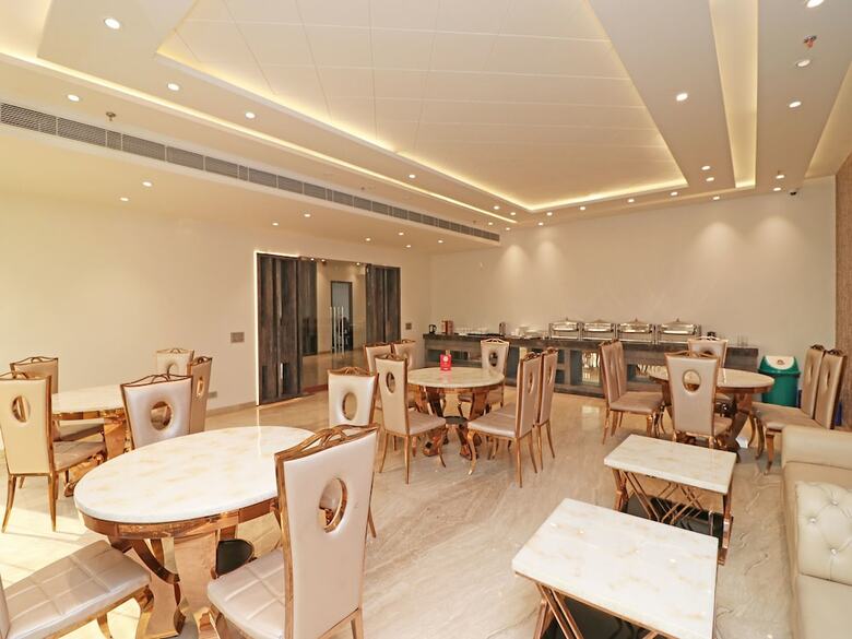 Oyo 12464 Hotel C Pearls