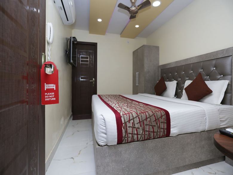 Oyo 13455 Rama Krishna Hotel