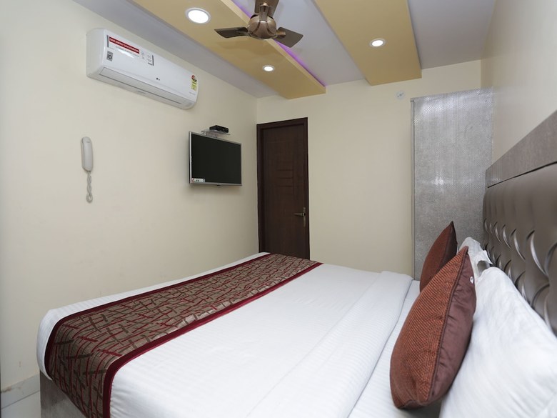 Oyo 13455 Rama Krishna Hotel