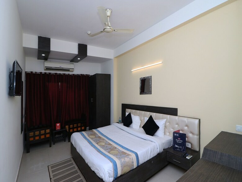 Hotel Oyo 11871 Mascot Sizzle
