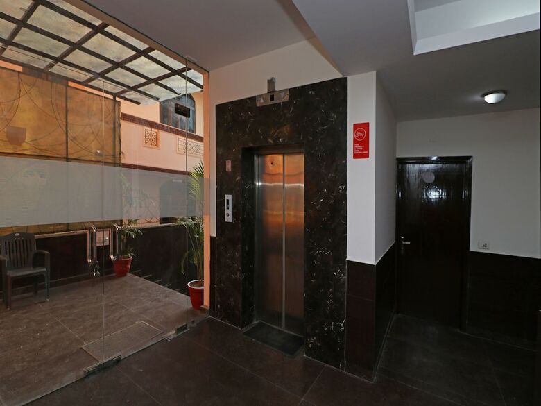 Hotel Oyo 11871 Mascot Sizzle