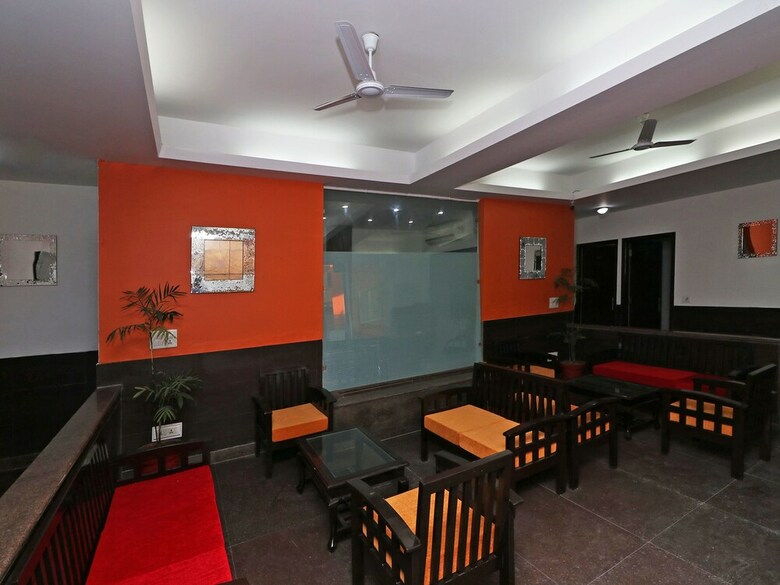 Hotel Oyo 11871 Mascot Sizzle