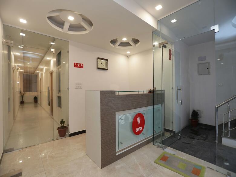 Oyo 12235 Hotel Bliss Continental