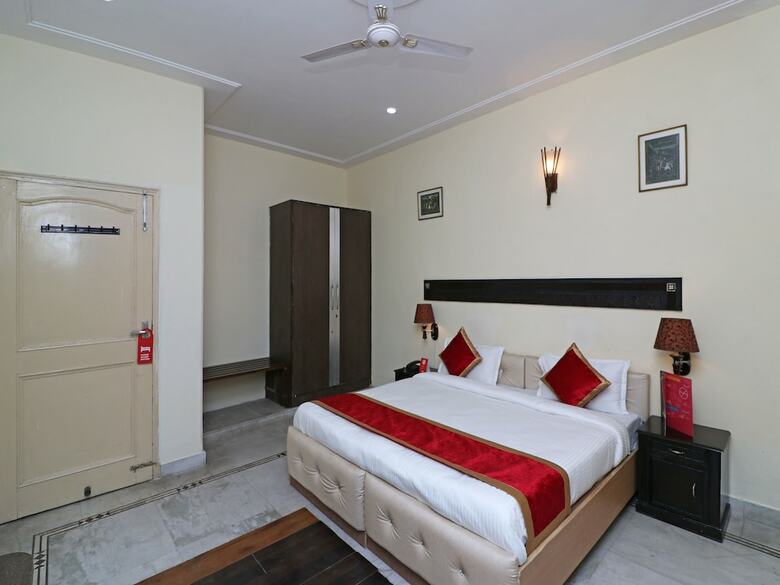 Oyo 12968 Hotel The Domus