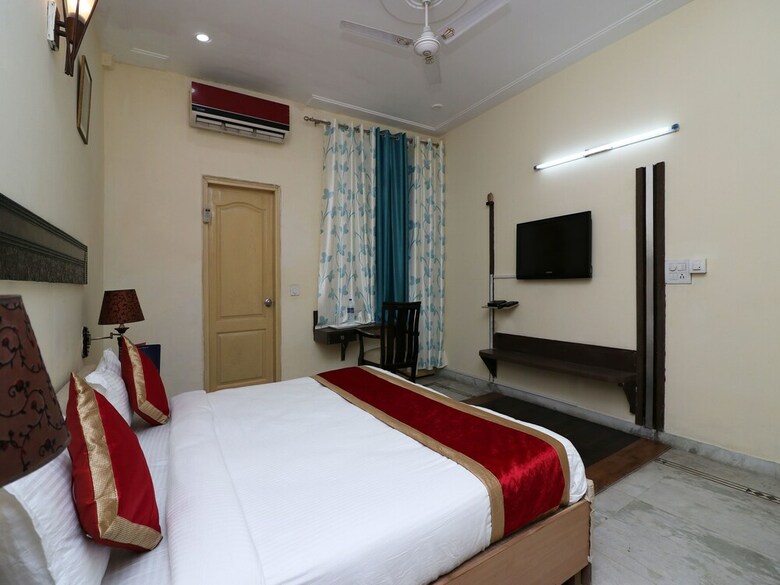 Oyo 12968 Hotel The Domus