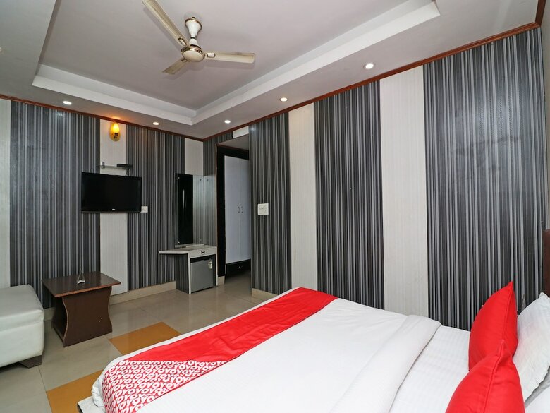 Oyo 12848 Hotel Akash - Faridabad