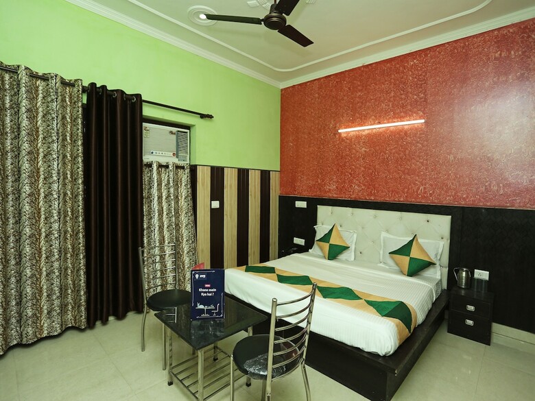 Hotel Oyo 11556 Om Guest House Residency