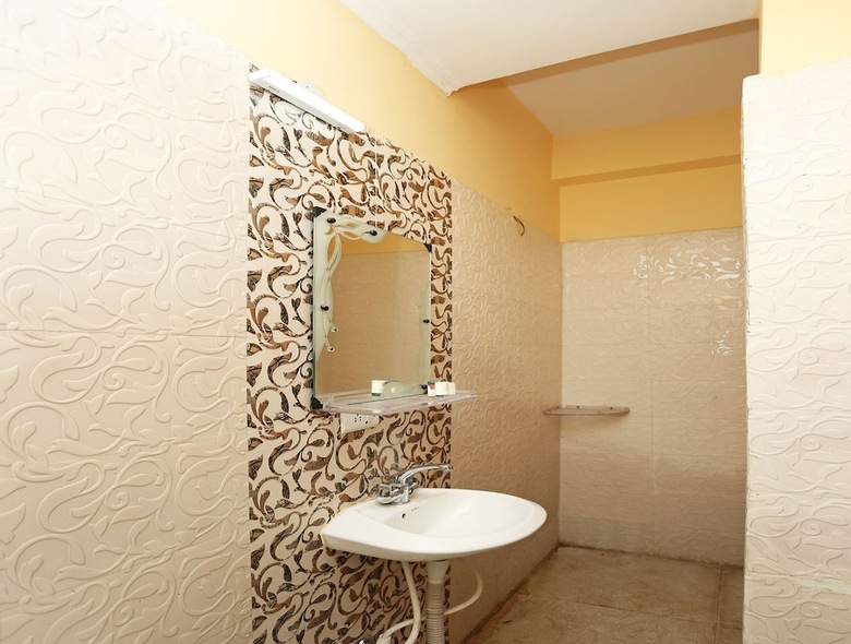 Hotel Oyo 11556 Om Guest House Residency