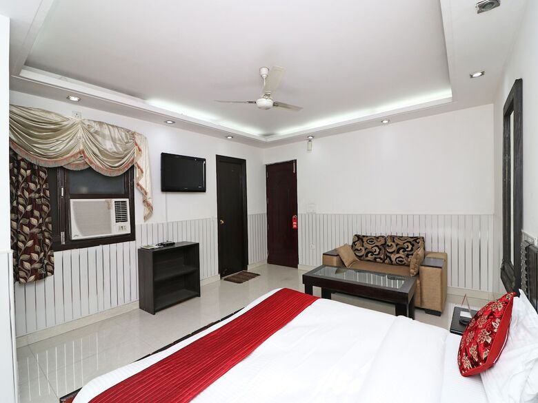 Hotel Oyo 12340 The Royal Park Plaza
