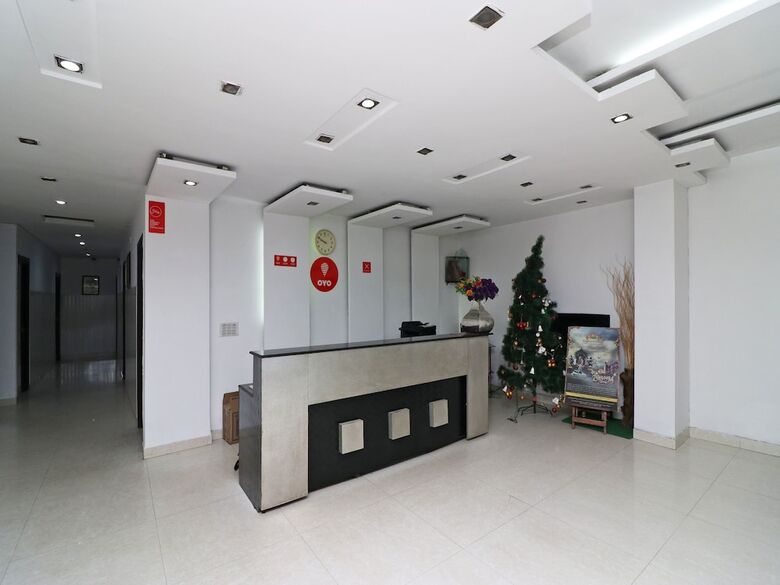 Hotel Oyo 12340 The Royal Park Plaza