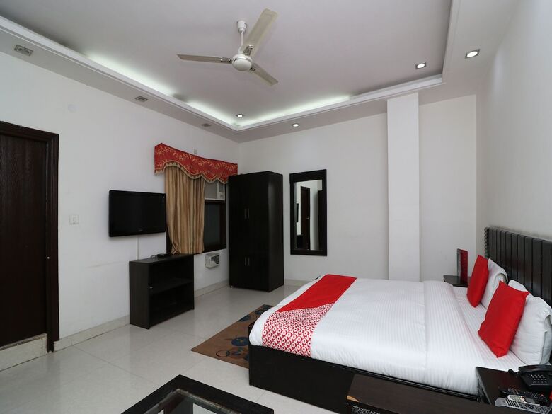 Hotel Oyo 12340 The Royal Park Plaza