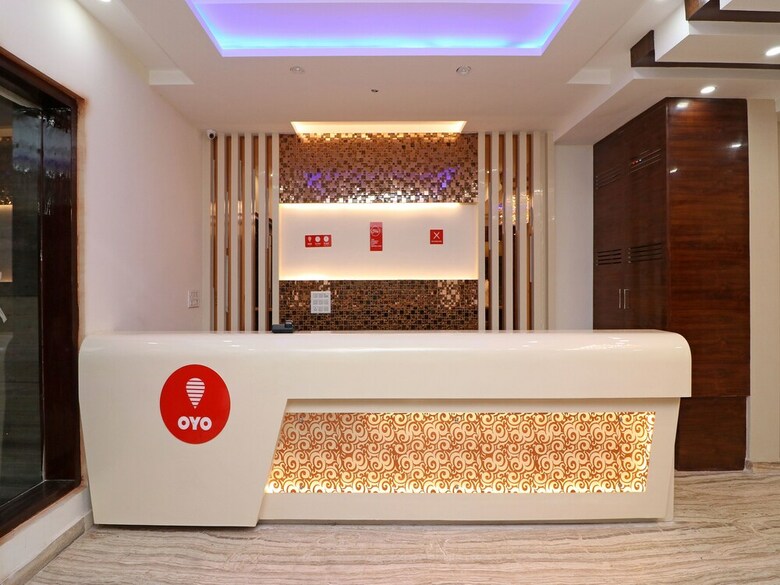 Hotel Oyo 12764 Grand Inn