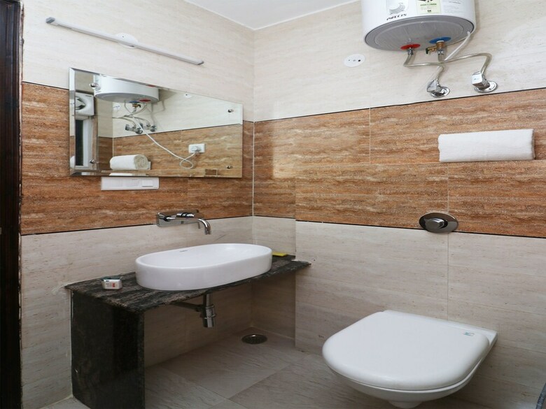 Hotel Oyo 12764 Grand Inn