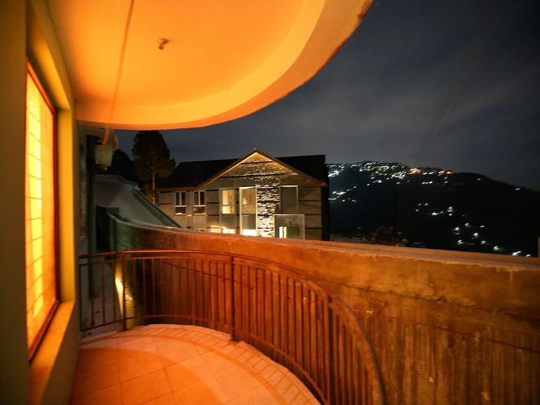Hotel Oyo 12223 Home Exotic Hill View Kasauli