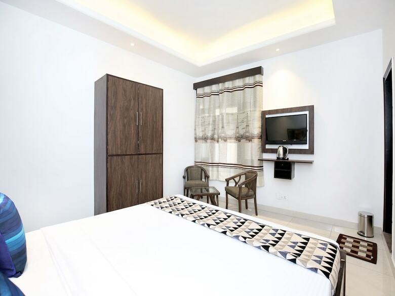 Hotel Oyo 13307 Home Luxury Stay Shoghi