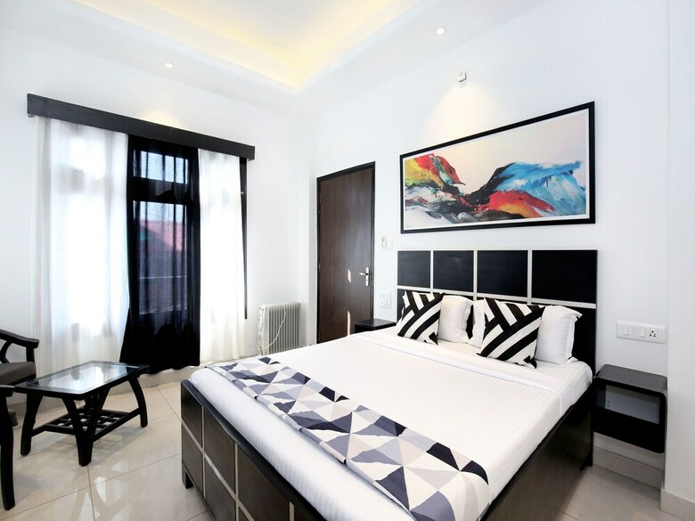 Hotel Oyo 13307 Home Luxury Stay Shoghi