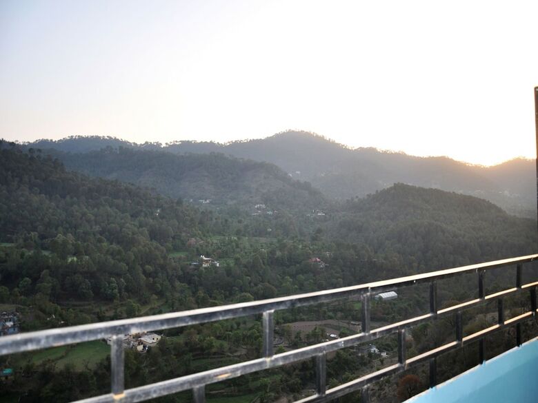 Oyo 13319 Home Valley View Dharampur