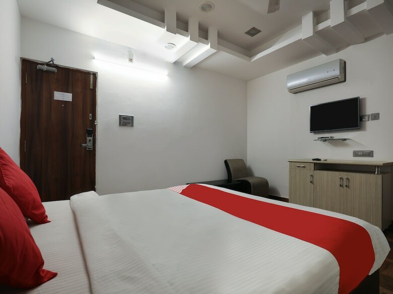Oyo 986 Hotel Akhand Homes