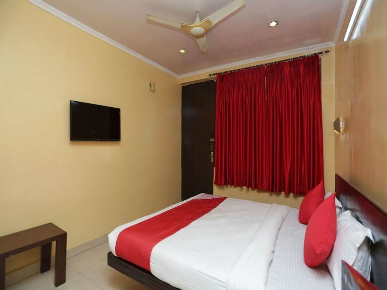 Oyo 12887 Hotel A-1
