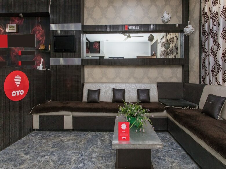 Oyo 3689 Sky Hotel