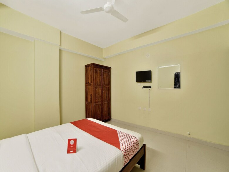 Hotel Oyo 11317 Amar Estates