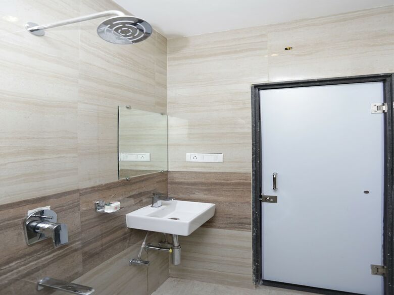 Oyo 12899 Hotel Khushi Regent