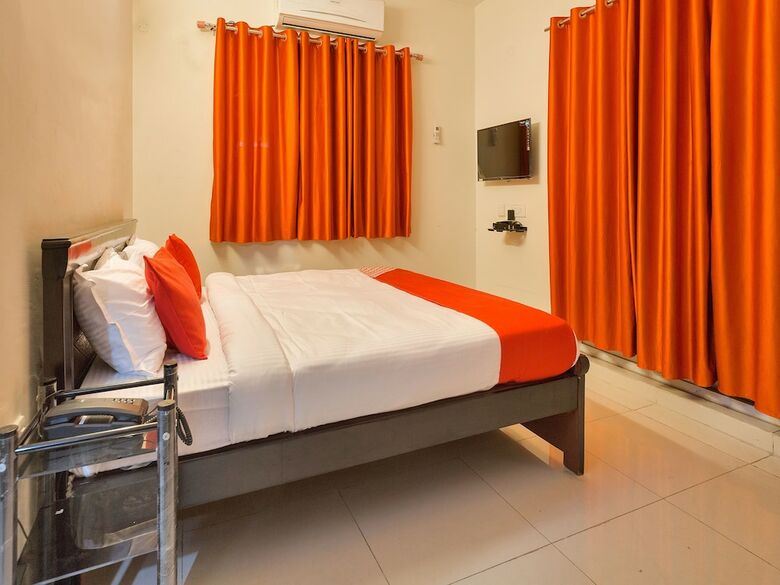 Hotel Oyo 11919 Dock Inn