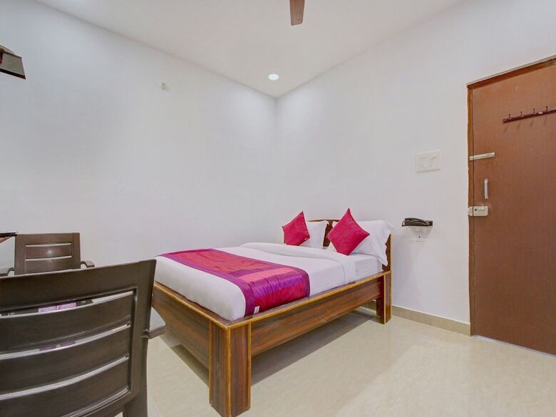 Apartamentos Oyo 11670 Hotel Vishnu Priya Residency