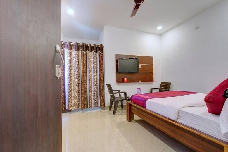 Apartamentos Oyo 11670 Hotel Vishnu Priya Residency