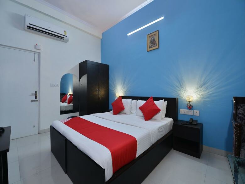 Oyo 13083 Hotel Lovely Inn