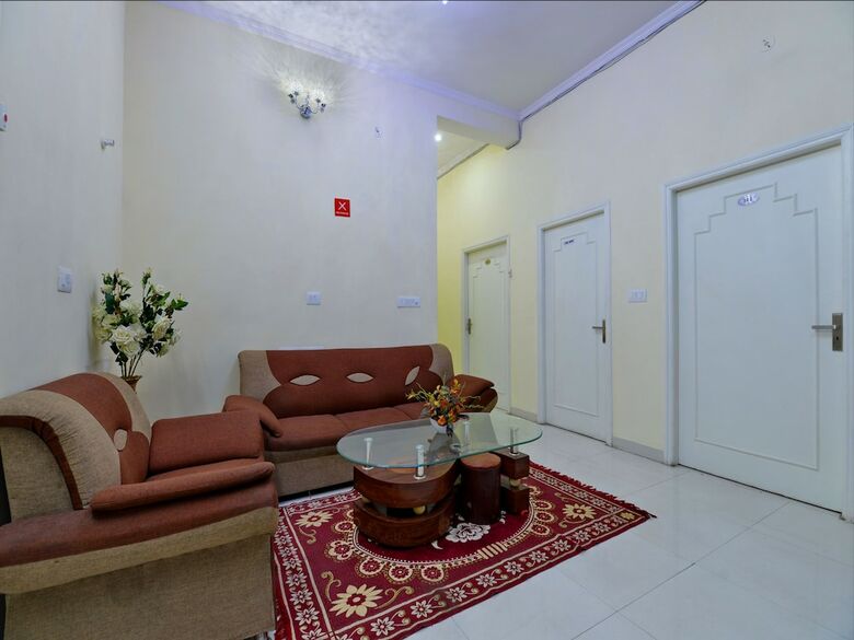Oyo 13083 Hotel Lovely Inn