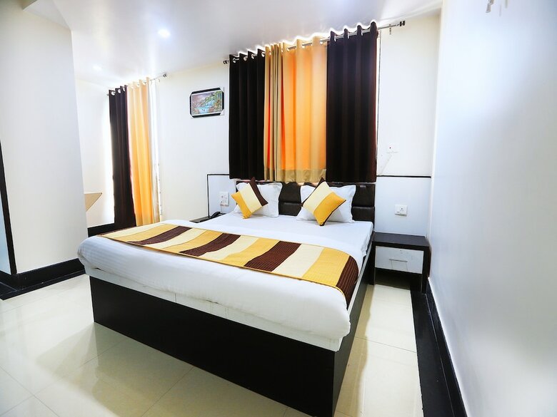 Oyo 11840 Hotel Venus