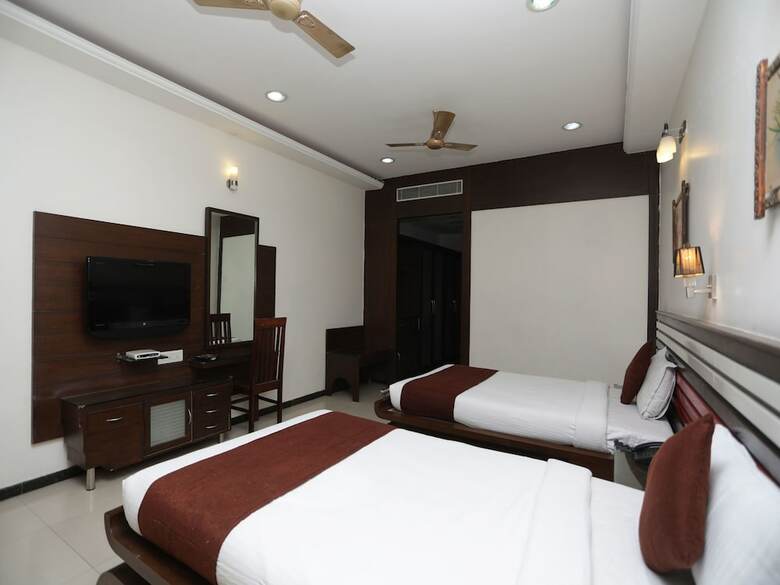 Hotel Oyo 11975 Siddharth International