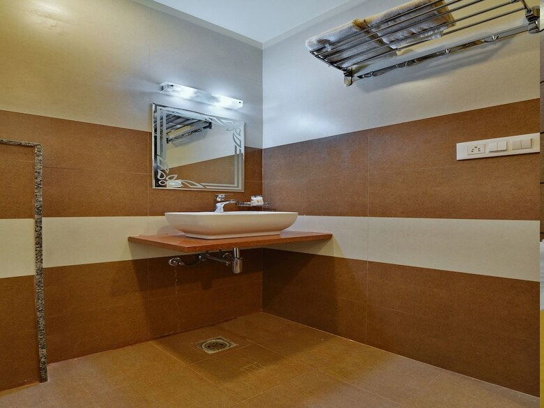 Hotel Oyo 12845 New Victory