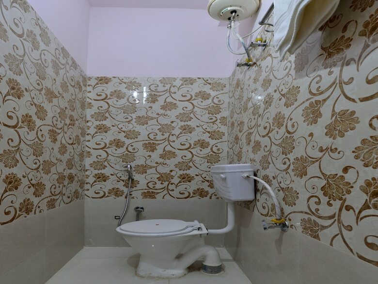 Oyo 12505 Hotel Mj