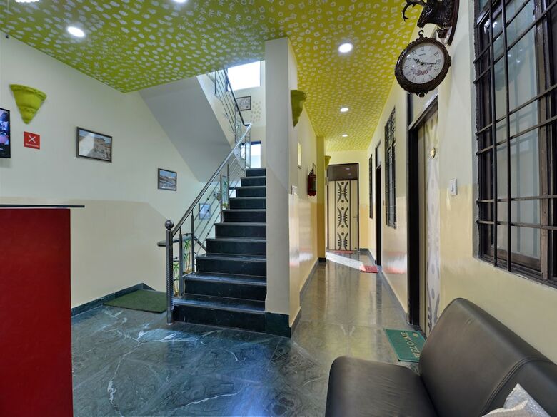 Oyo 12505 Hotel Mj