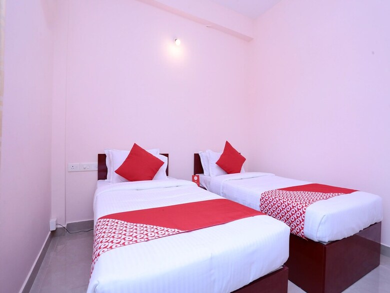 Hotel Oyo 13577 Tkr Metro Residency