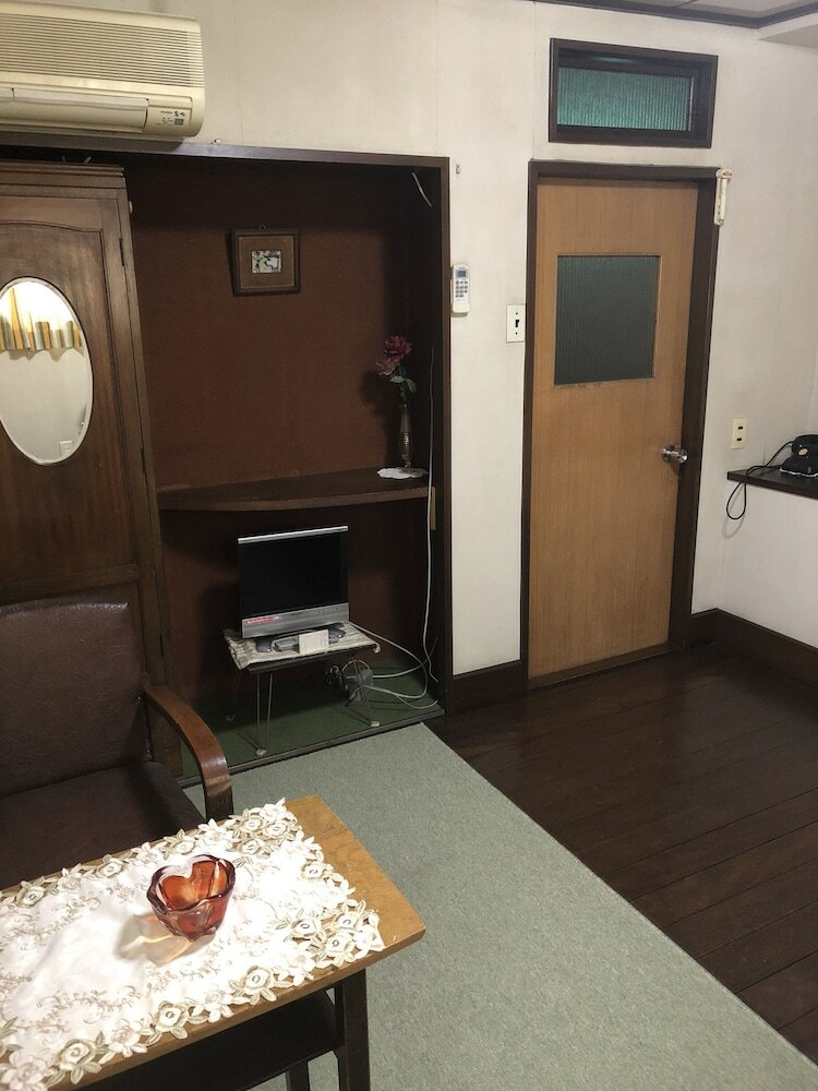 Higashiyama Hotel
