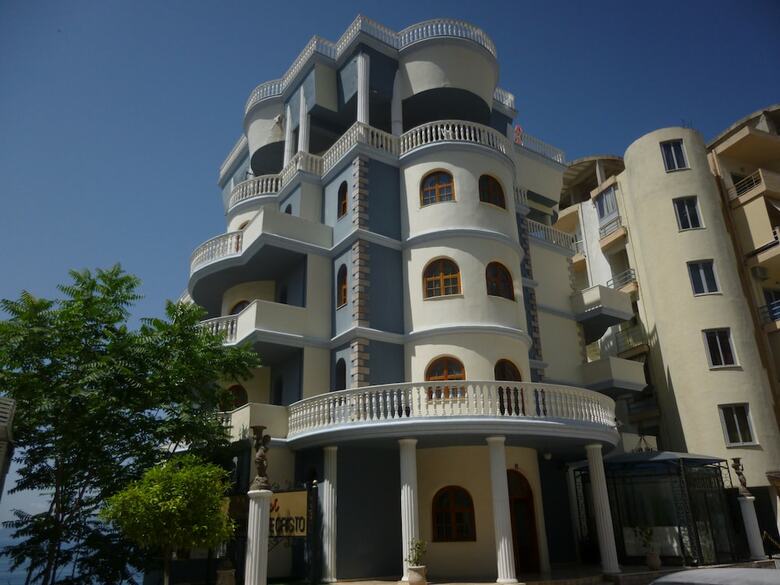 Hotel Il Conte Di Monte Cristo