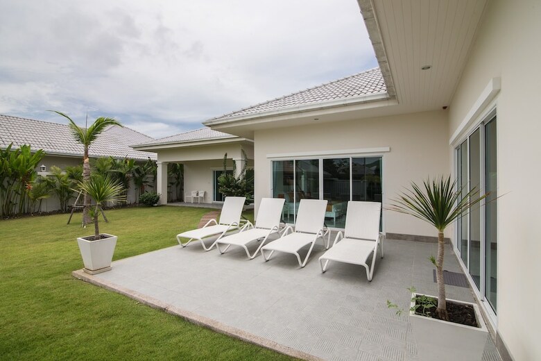 Private  4 Bedroom Pool Villa L28