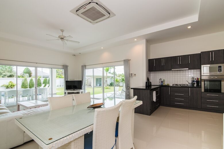 Private  4 Bedroom Pool Villa L28