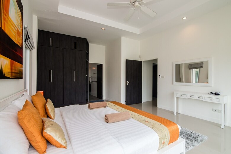 Private  4 Bedroom Pool Villa L28