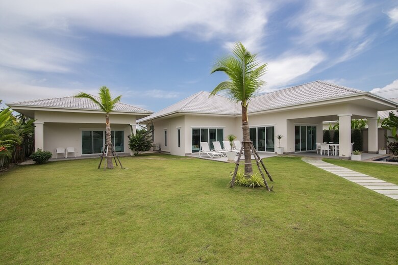 Private  4 Bedroom Pool Villa L28